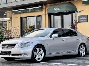 Lexus LS 2009 Бензин