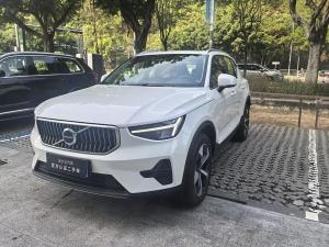 Volvo XC40 2022 Гибрид