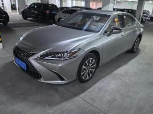 Lexus ES 2024 Бензин