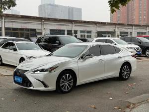 Lexus ES 2021 Бензин
