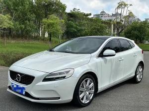 Volvo V40 2017 Бензин