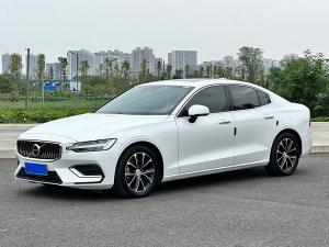 Volvo S60 2021 Бензин