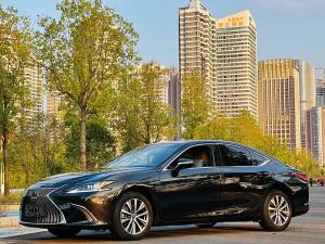 Lexus ES 2020 Бензин