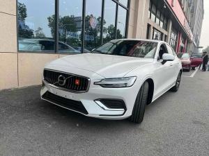 Volvo S60 2024 Гибрид