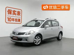 Nissan  Tiida 2011 Бензин