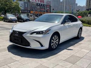 Lexus ES 2020 Бензин