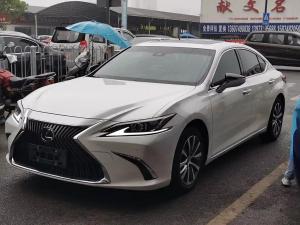 Lexus ES 2021 Бензин