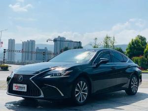 Lexus ES 2021 Бензин
