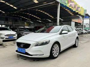 Volvo V40 2014 Бензин