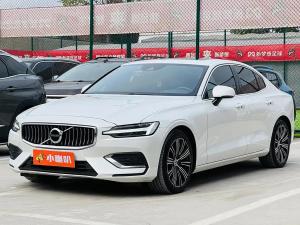 Volvo S60 2021 Бензин