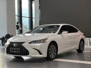 Lexus ES 2022 Бензин