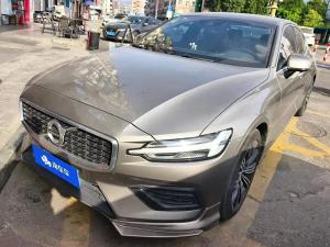 Volvo S60 2021 Бензин