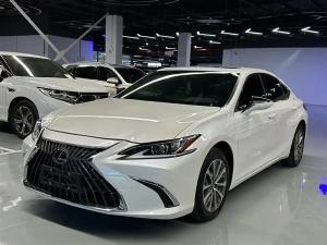 Lexus ES 2023 Бензин