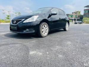 Nissan  Tiida 2012 Бензин