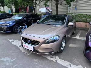 Volvo V40 2016 Бензин