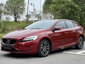 Volvo V40 2018 Бензин