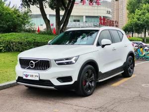 Volvo XC40 2021 Бензин