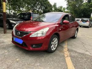 Nissan  Tiida 2013 Бензин