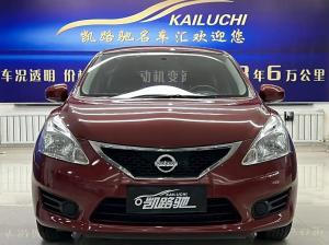 Nissan  Tiida 2015 Бензин