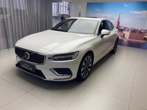 Volvo S60 2024 Гибрид