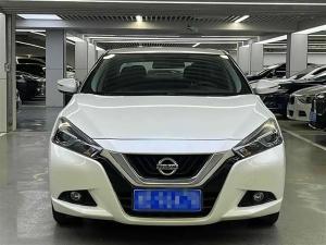 Nissan Bluebird 2016 Бензин