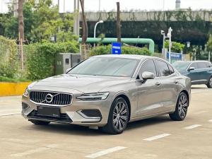 Volvo S60 2021 Бензин