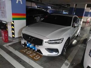 Volvo S60 2023 Гибрид