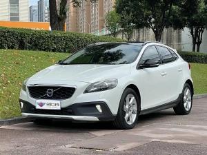 Volvo V40 2016 Бензин