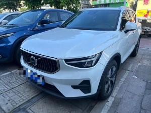 Volvo XC40 2022 Гибрид