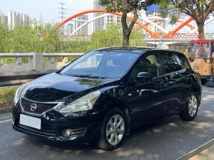 Nissan  Tiida 2014 Бензин