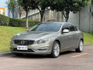 Volvo S60 2015 Бензин