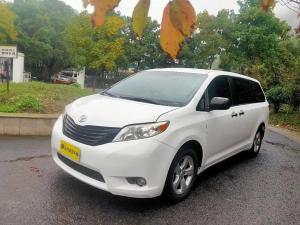 Toyota Sienna 2012 Бензин