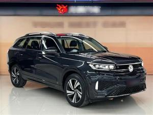 Volkswagen Tavendor 2023 Бензин