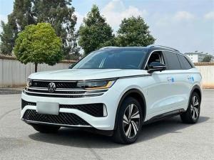 Volkswagen Tavendor 2023 Бензин