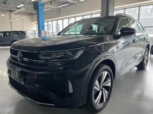 Volkswagen Tavendor 2023 Бензин