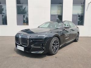 BMW i7 2023 Электрический