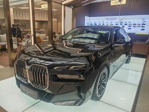 BMW i7 2024 Электрический