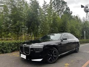 BMW i7 2023 Электрический