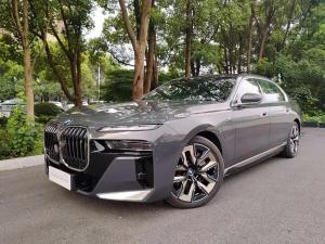 BMW i7 2023 Электрический