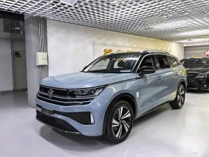 Volkswagen Tavendor 2023 Бензин