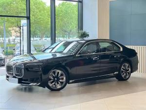 BMW i7 2023 Электрический