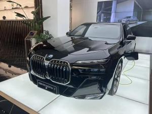 BMW i7 2024 Электрический