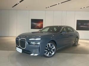 BMW i7 2023 Электрический