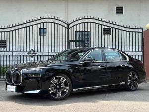 BMW i7 2023 Электрический