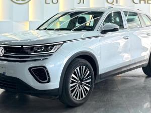 Volkswagen Tavendor 2023 Бензин