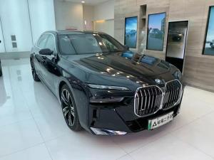 BMW i7 2023 Электрический