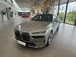 BMW i7 2024 Электрический