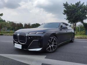 BMW i7 2023 Электрический