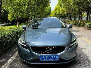 Volvo V40 2018 Бензин