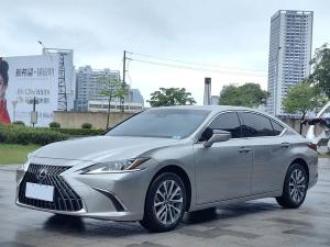 Lexus ES 2023 Бензин